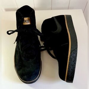 Nike Zoom Athletic  running shoes sneakers Men Size 11.5  Black Gold